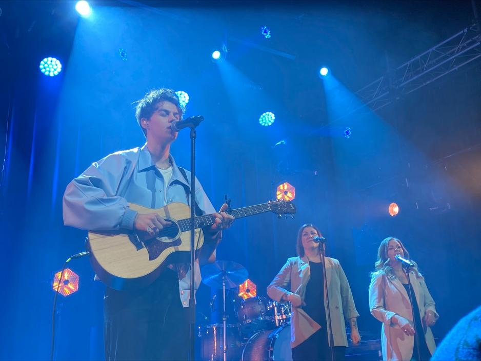 peder st&aring;r p&aring; scenen