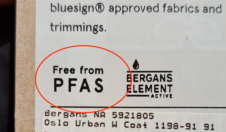 Merkelapp p&aring; Bergansprodukt som sier at produktet er "Free from PFAS"