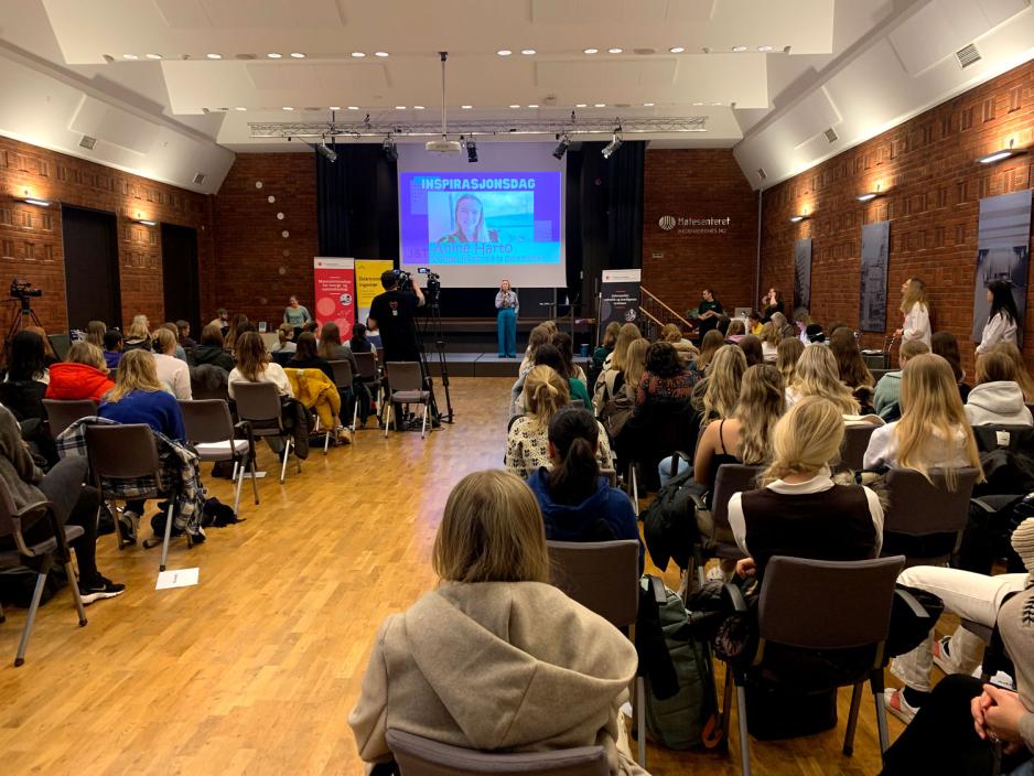 Bakhodet til publikum i Ingeni&oslash;rens hus