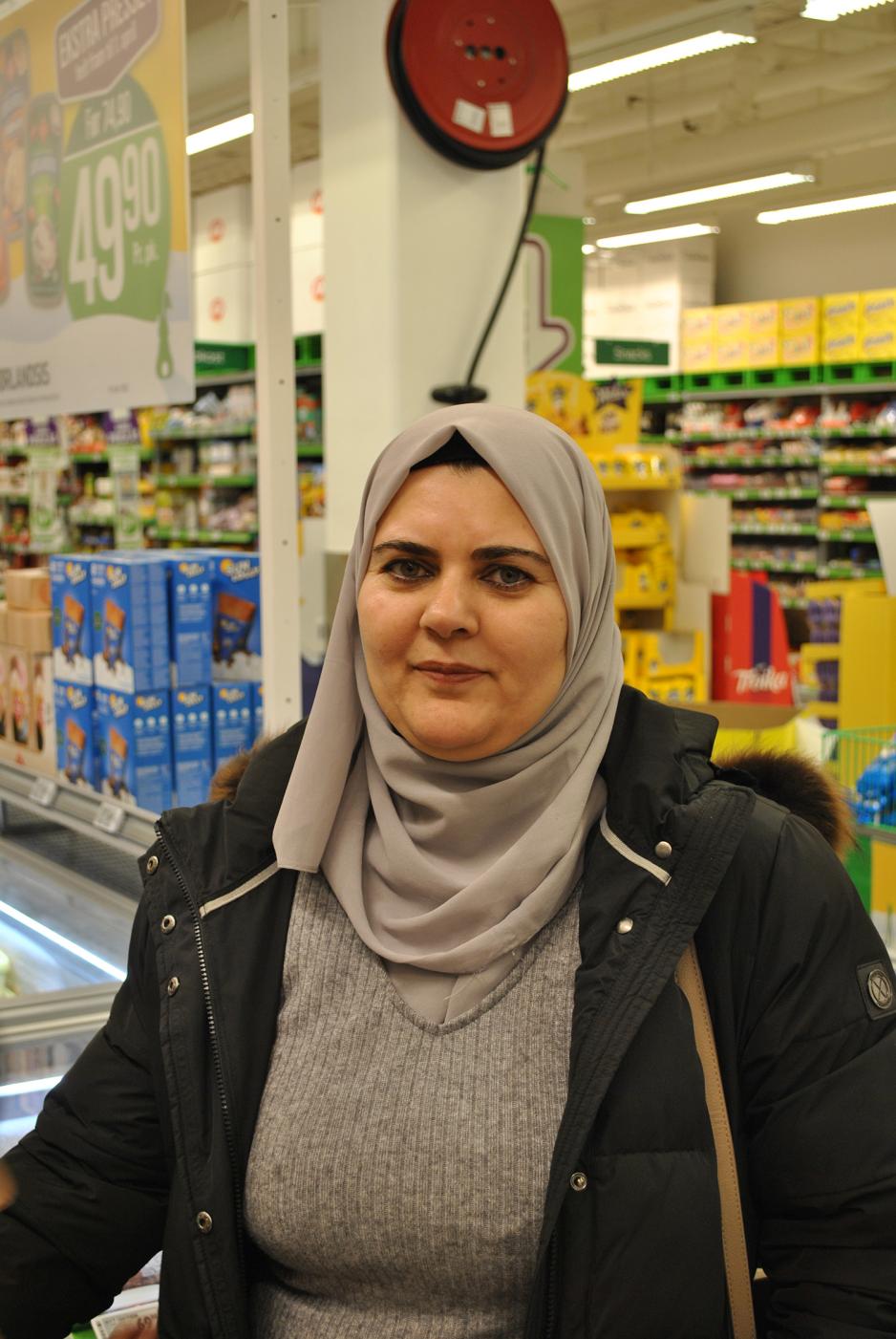 Ghadamkheyr Sharif Poor p&aring; matbutikken
