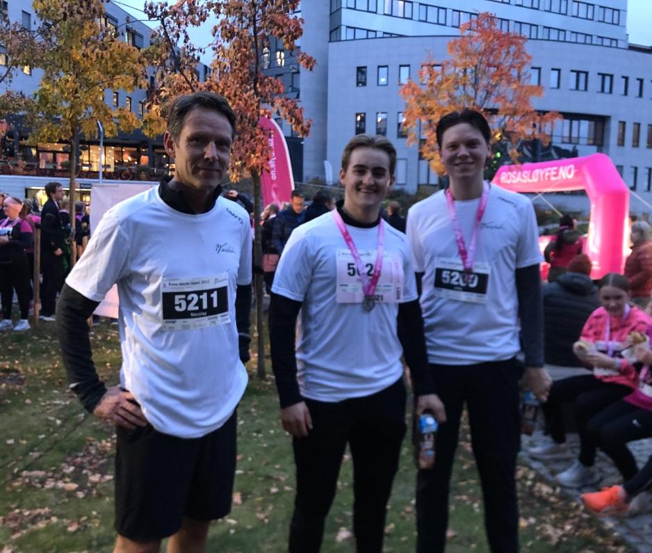 12 oktober p&aring; rosa sl&oslash;yfel&oslash;p. 