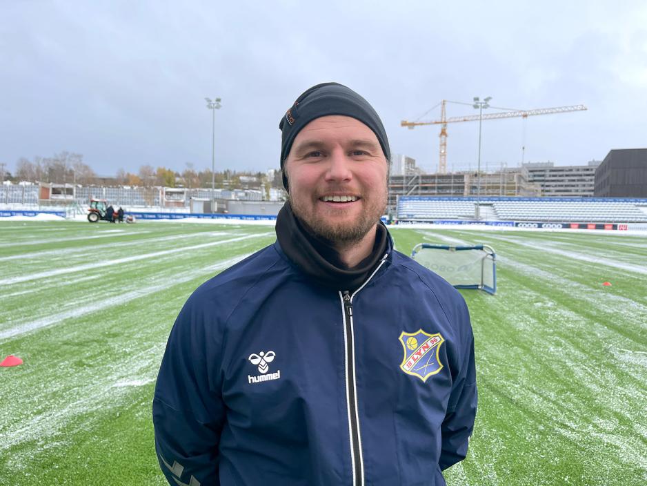 Steffen Brattbakk Kristiansen p&aring; fotballbanen.