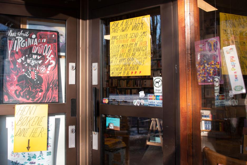 Butikkd&oslash;rene p&aring; sagene bokhandel