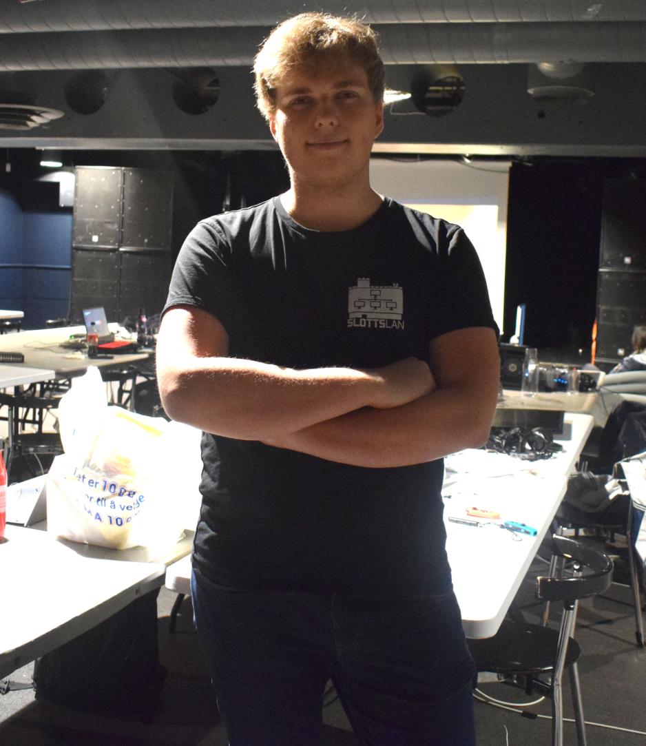 sivert arntzen leder av uio gaming p&aring; slottslan