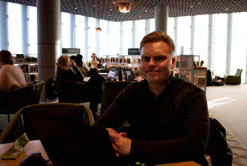  sondre kismul leser til masteren p&aring; Deichman 