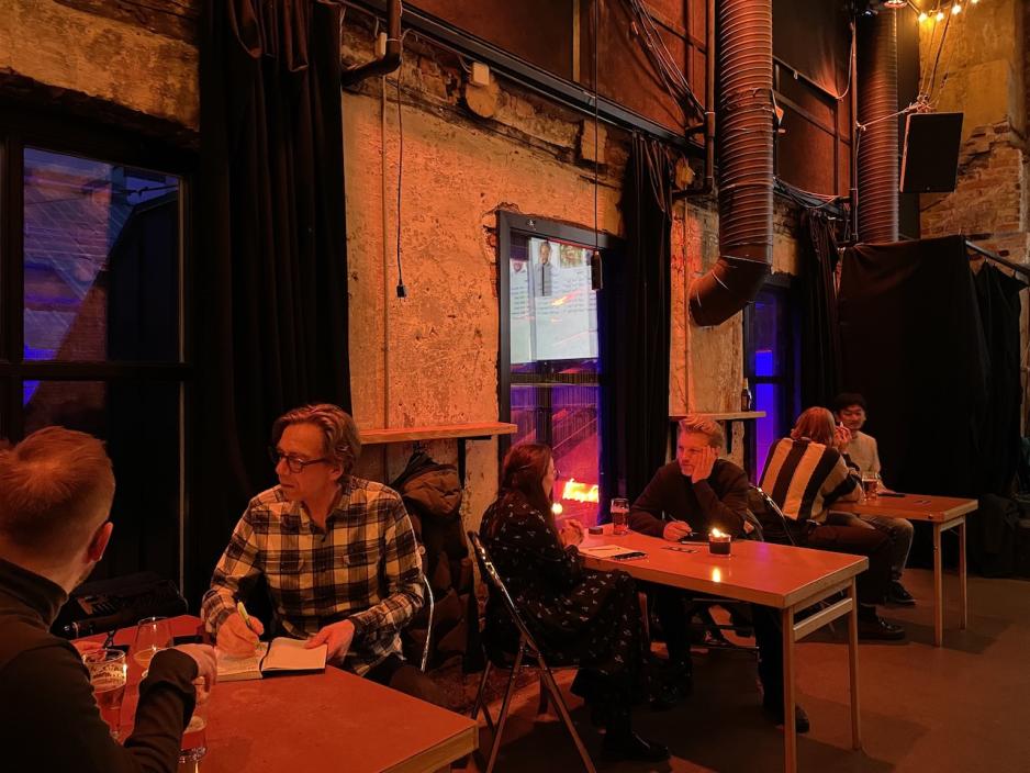 NRK ledere og Podimo leder dater de engasjerte p&aring;meldte deltagerne.