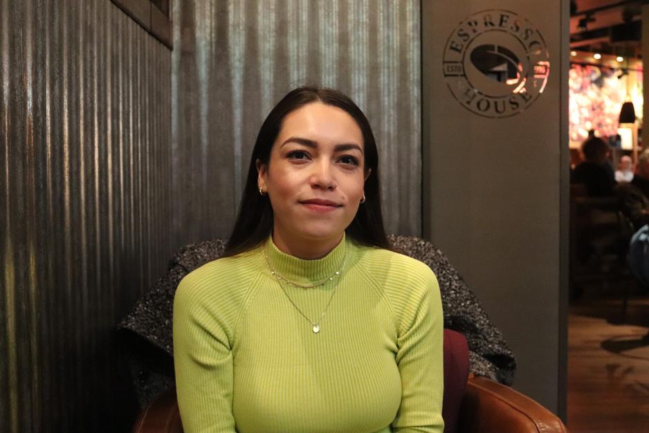 Caf&eacute;, Student