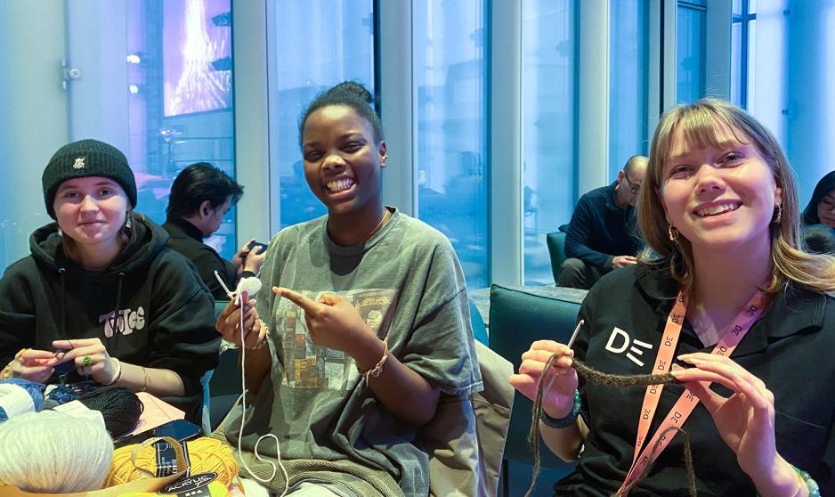 Thea Gr&oslash;vnes, Yurley Larsen og Oda Paasche