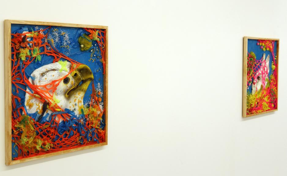 Kunstverk p&aring; vegg 