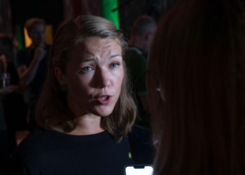 Bilde av Une Bastholm med et seri&oslash;st uttrykk