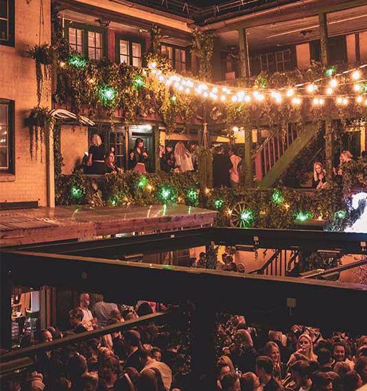 Mennesker p&aring; justisen