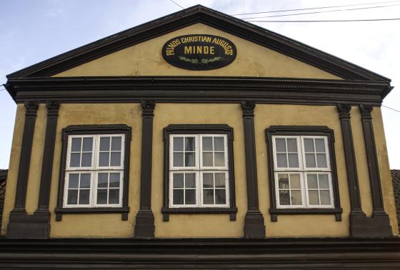 fasaden til Storgata 36 i Oslo, Mangelsg&aring;den, Prindsen