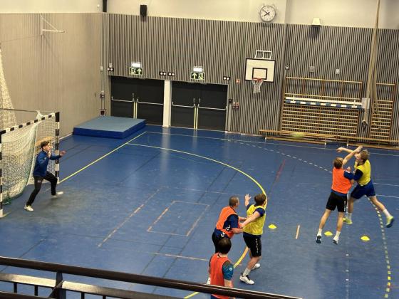 Kjels&aring;s spiller 3 mot 3 p&aring; trening