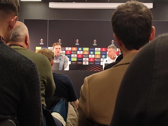 Jens Petter Hauge og Kjetil Knutsen p&aring; pressekonferanse