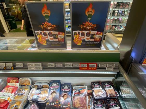 Reklame for grillmat i matbutikk