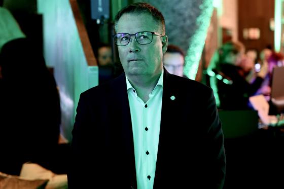 Bj&oslash;rn Arild Gram venter i spenning p&aring; valgresultater
