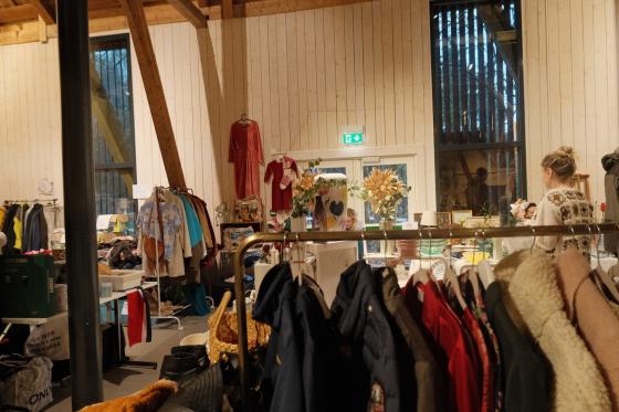 Et bruktmarked p&aring; B&aring;nkall G&aring;rd