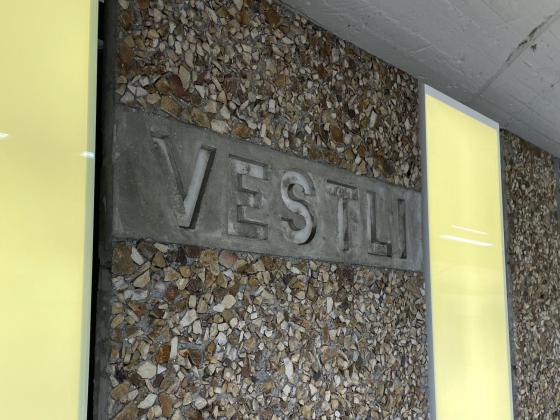Skilt på Vestli T