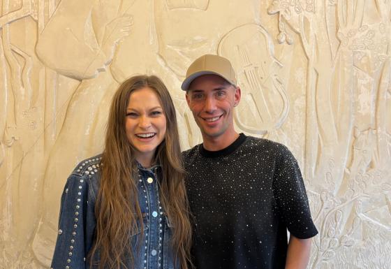 Artistene Emmy og Skrellex er første par ut i MGP-cupen.