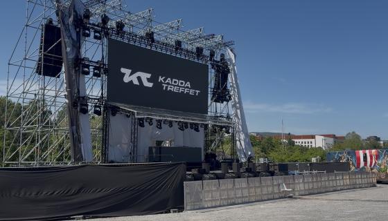 Scenen på kaddatreffet