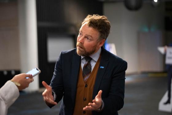 Torbj&oslash;rn R&oslash;e Isaksen under velgvake 2021