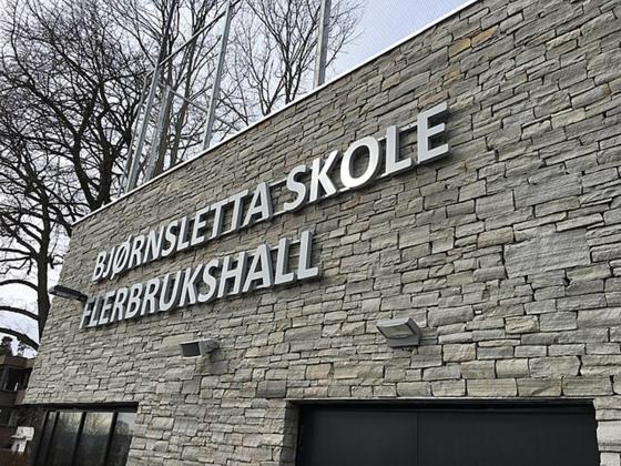 Bj&oslash;rnsletta skole og flerbrukshall