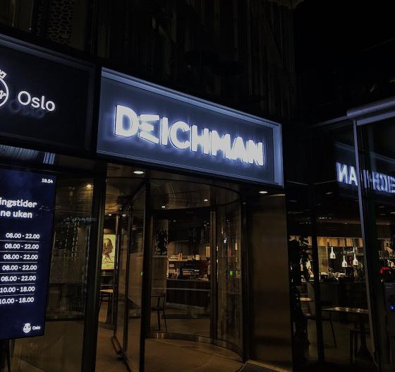 Utsiden av Deichman bibliotek i Bj&oslash;rvika