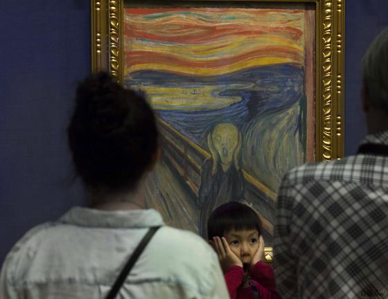 Edvard Munch "Skrik" og folk p&aring; museet