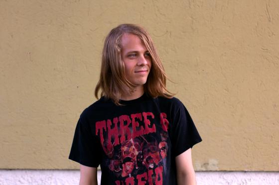 Student Eirik Kj&oslash;s Usterud hjemme p&aring; Grorud