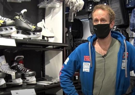 Daglig leder Espen Udjus foran Anton Sports sk&oslash;yteavdeling