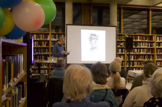Bursdag bibliotek B&oslash;ler