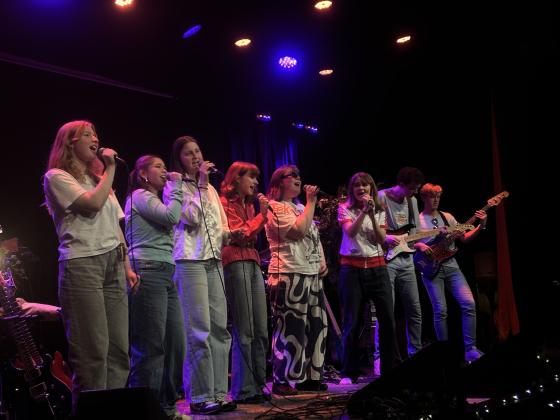 Bandet Diggin` Japan p&aring; scenen i Lillestr&oslash;m 