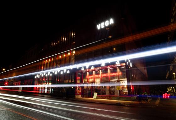 Vega Scene fotografert p&aring; kvelden.