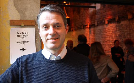 Ivar H. Kristensen, administrerende direkt&oslash;r i Virke under frokostseminar om tekstil og b&aelig;rekraft