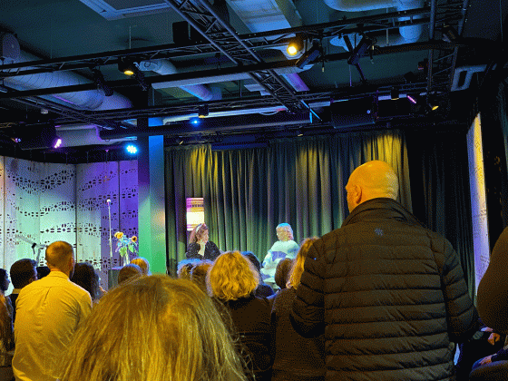 Else K&aring;ss Furuseth og Holde &Oslash;stby i boksamtale p&aring; Deichman T&oslash;yen