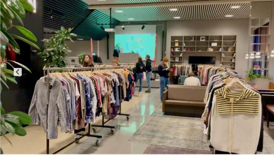 Kl&aelig;r og opprigg p&aring; Union Blindern 