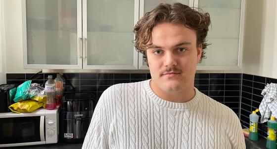 Mads Nyhus p&aring; et kj&oslash;kken