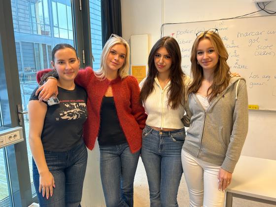 Johanne &Oslash;stensen, Saga Wir&eacute;n, Arta Sabriu og Sina Skarnes.