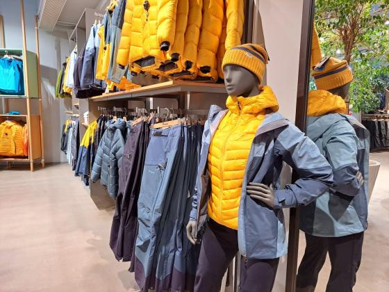 Fargerike turkl&aelig;r i Bergansbutikk