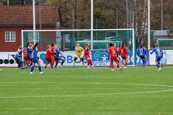 Lyn i angrep foran R&oslash;a sitt m&aring;l. 