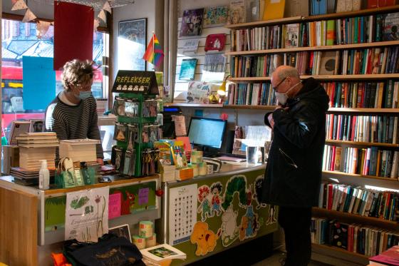 Sagene bokhandel, kunde handler, b&oslash;ker