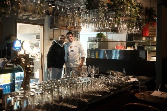 Kokken og servit&oslash;ren p&aring; San Remo Skullerud