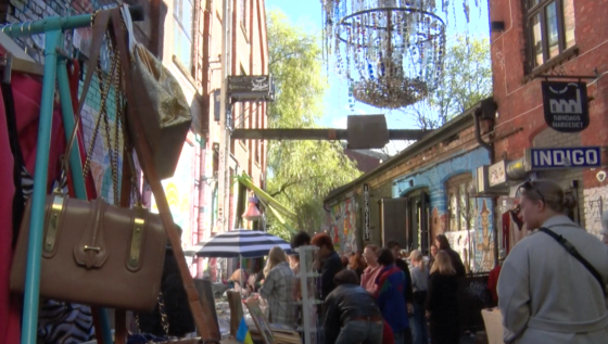 S&oslash;ndagsmarkedet i Ingens gate.