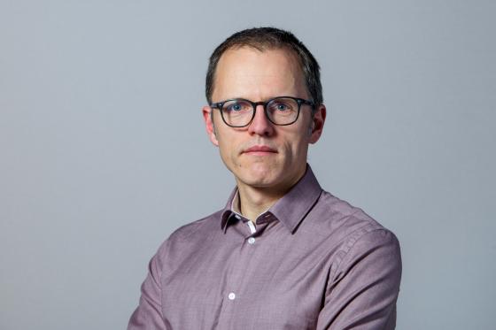 portrett av stian slotter&oslash;y johnsen