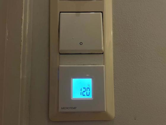 Temperaturma&aring;ler p&aring; badet