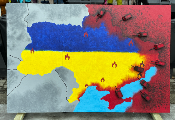 et maleri av Ukraina som ogs&aring; viser hvor Russland p&aring; Ukraina sin grense Russland angriper