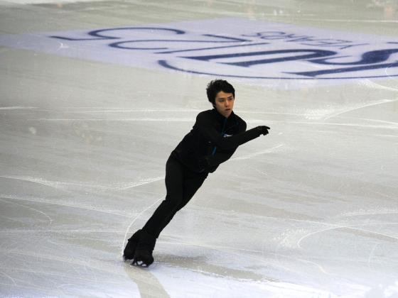 Kunstl&oslash;per Yuzuru Hanyu p&aring; sk&oslash;ytebanen
