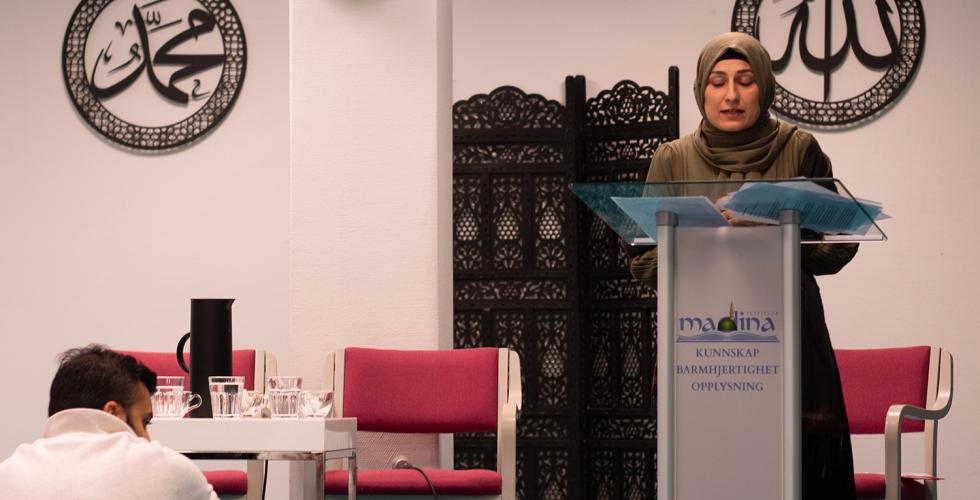 Foredrag i Madina mosk&eacute;