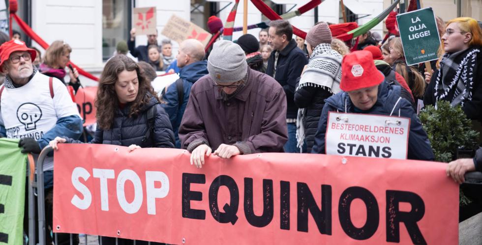 Stopp Equinor plakat, demonstrasjon