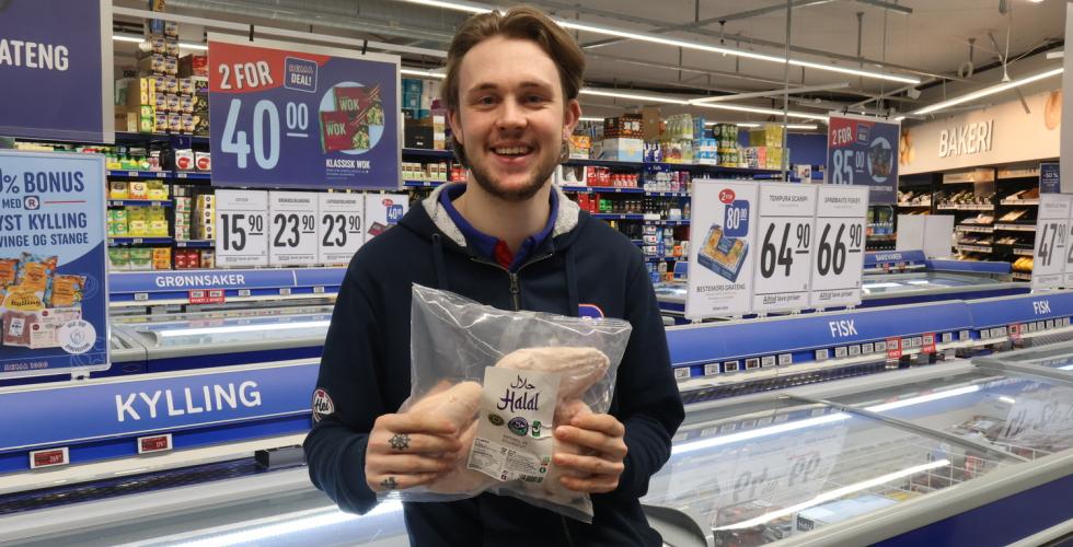 Journalen m&oslash;tte Martin Eidsmo (26). Han har jobbet p&aring; Rema 1000 siden han var 14 &aring;r og startet som ryddegutt. N&aring; jobber han som nestkommanderende p&aring; Rema 1000 Ryen.  